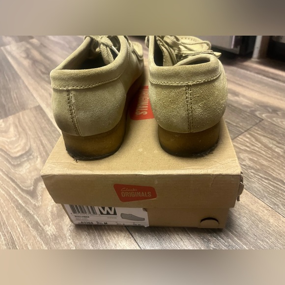 Clarks - Picture 4 of 4